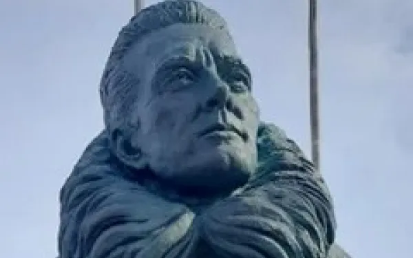 Admiral Byrd Statue with Plaque.